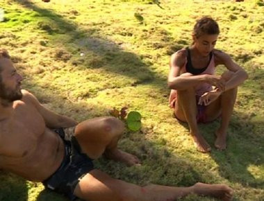 «Survivor»: Τι κουβέντιασαν Αγγελόπουλος – Παπαδοπούλου και γιατί η τραγουδίστρια τέσταρε τον Ντάνο; (βίντεο)